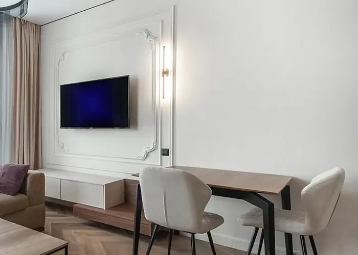 Marc & Spacious And Bright